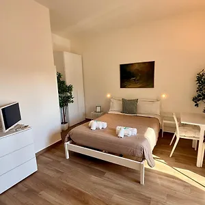 Loft Corso Trieste Free Parking & Kitchen Casa vacanze